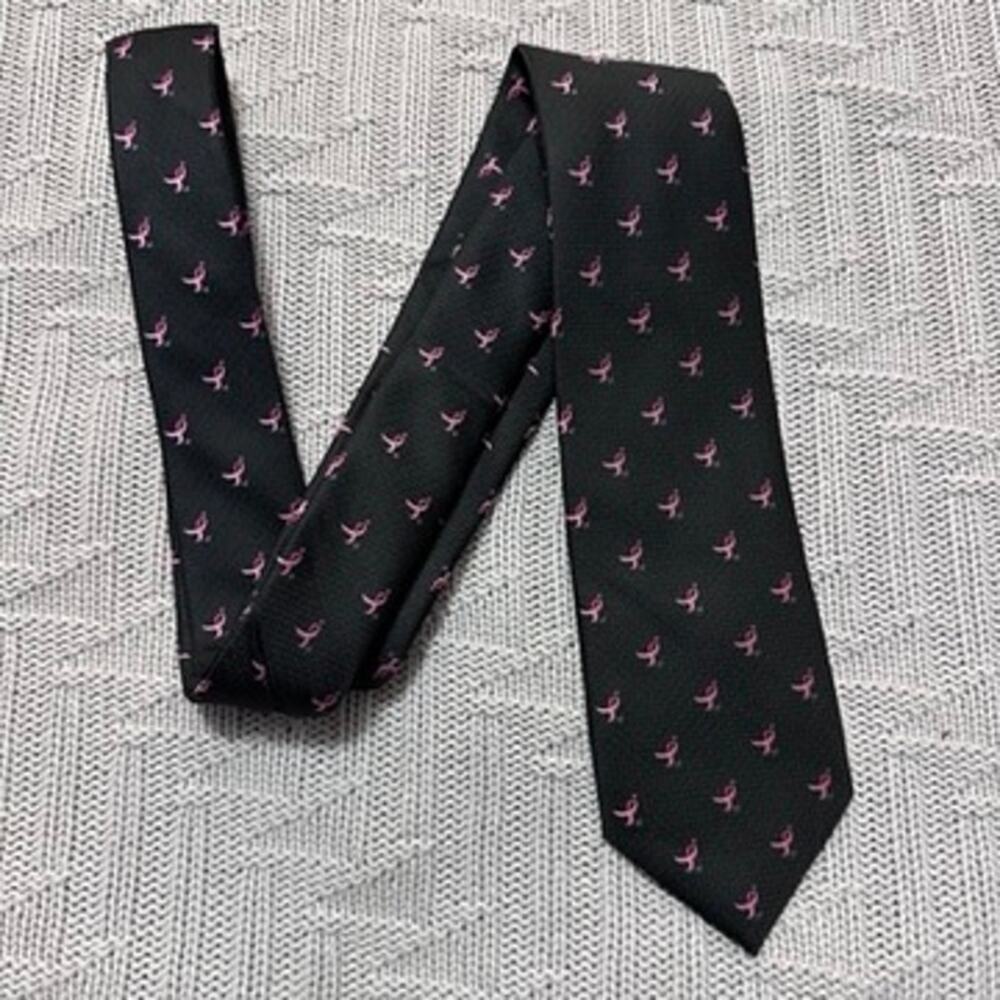 Susan G Komen pink ribbon print breast cancer tie